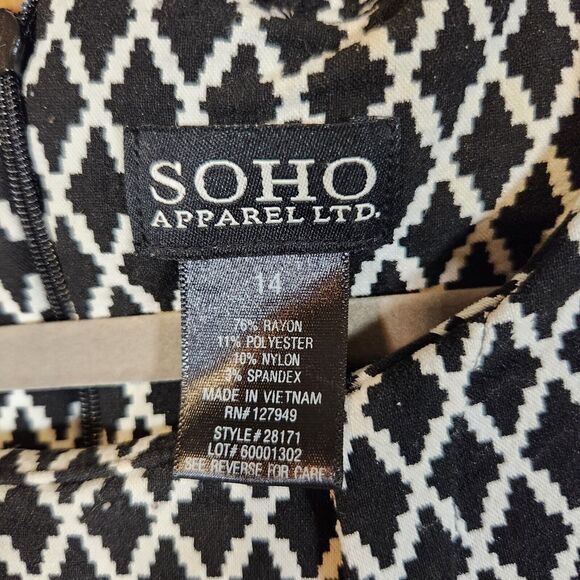 Soho Apparel $75 Size 14 Black White Geometric Cap Sleeve Stretch Midi Dress - Picture 4 of 8